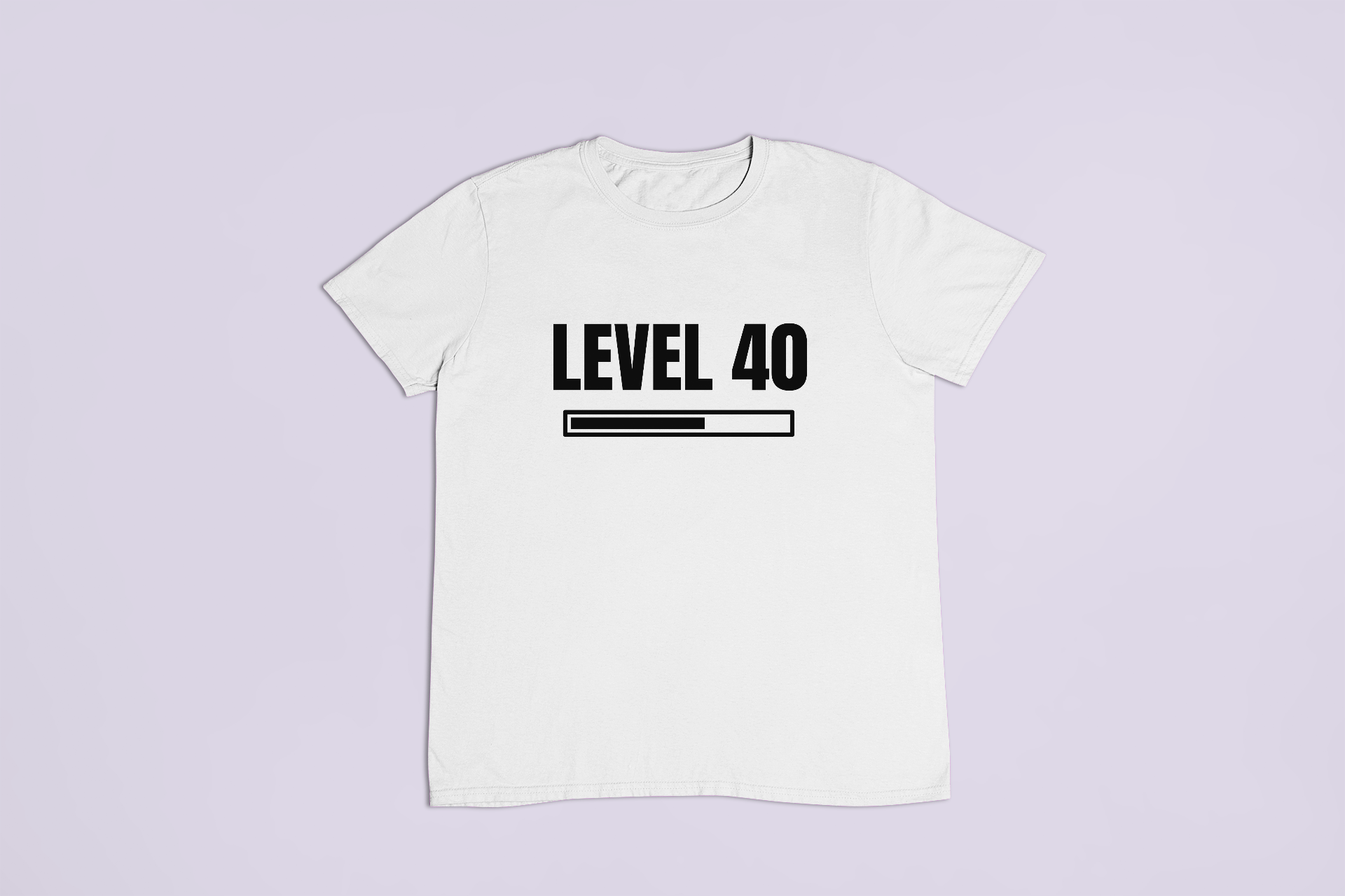 Level 40 – T-Shirt in Weiss mit dem Motiv auf der Brust
