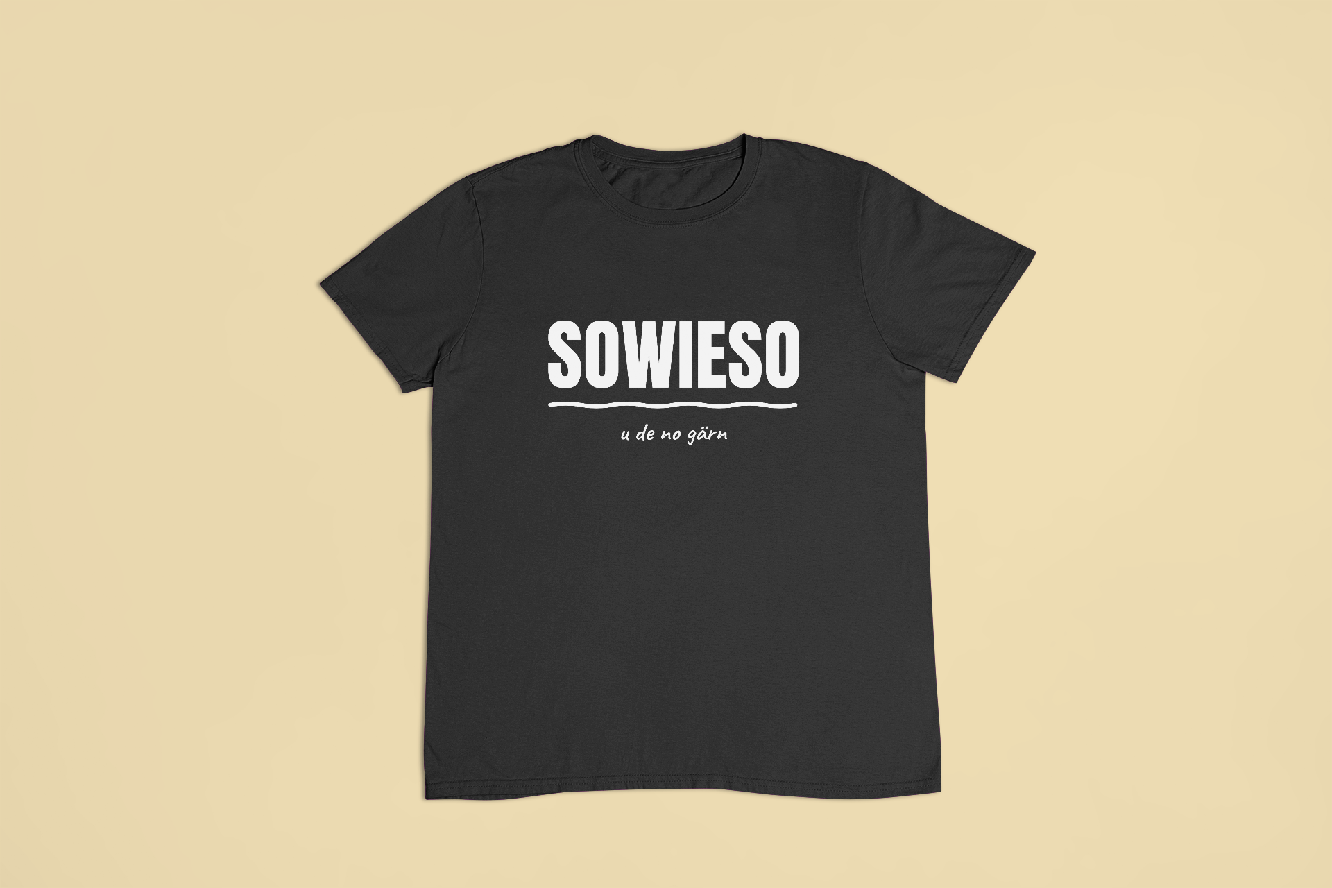 Sowieso – T-Shirt in Schwarz mit dem Motiv auf der Brust